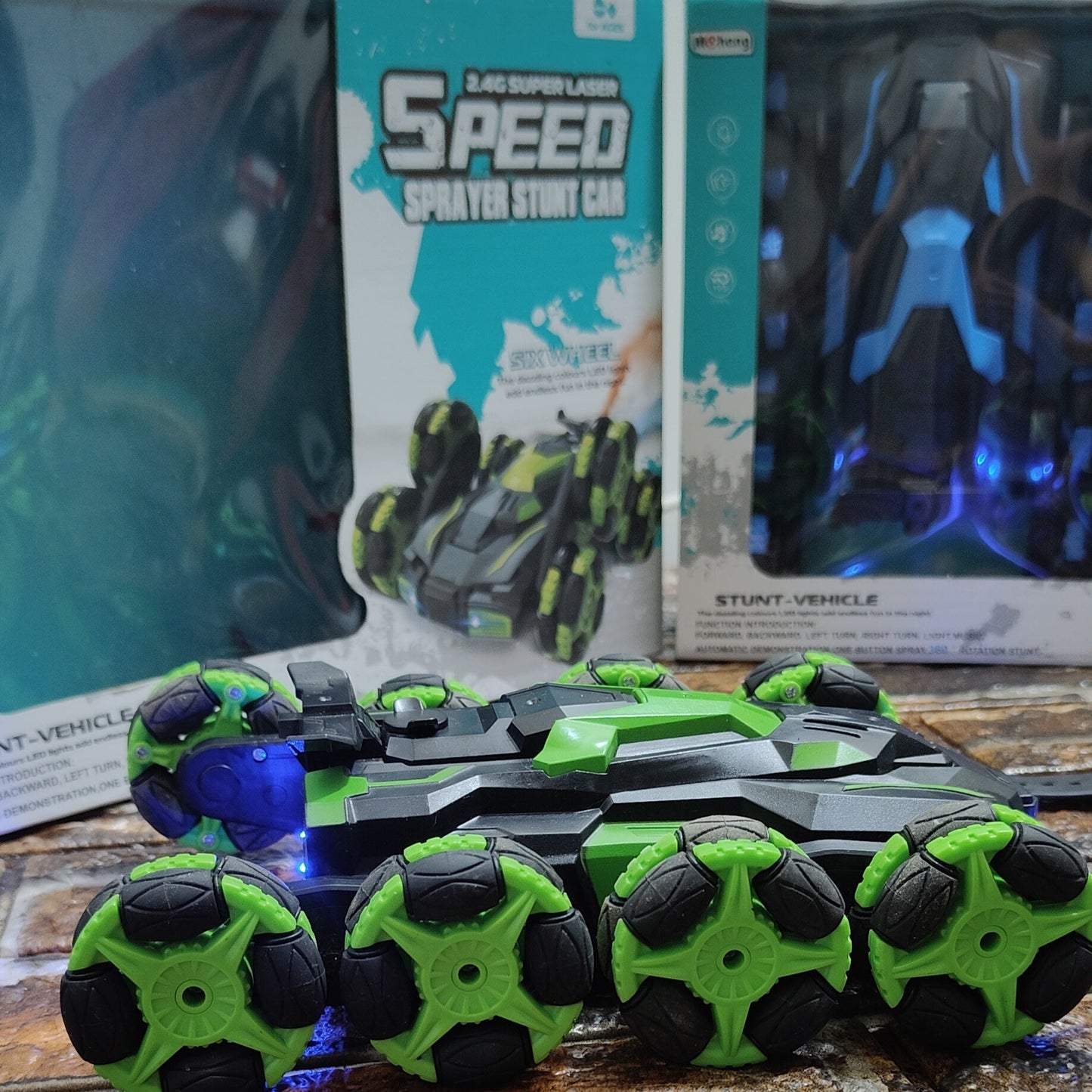 🚗 سيارة sprayer stunt car&nbsp; بـ 8 عجلات – متعة، قوة، وذكاء!