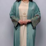 Abaya Kimono de Luxe en Tissu Prada – Édition INTÉMIRA – Image 5