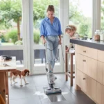 Gagnez un temps précieux avec le Bissell CrossWave C3 Select. Aspirez, lavez et séchez vos sols en un seul passage. La solution tout-en-un pour une maison impeccable, disponible chez Palayra. – Image 5