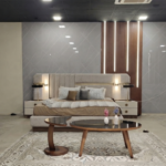Chambre à Coucher Complète "Petra" (Panneau Mural Géométrique, Lattes Lumineuses & Design Haut de Gamme) | Palayra