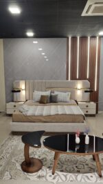 Chambre à Coucher Complète "Petra" (Panneau Mural Géométrique, Lattes Lumineuses & Design Haut de Gamme) | Palayra – Image 3